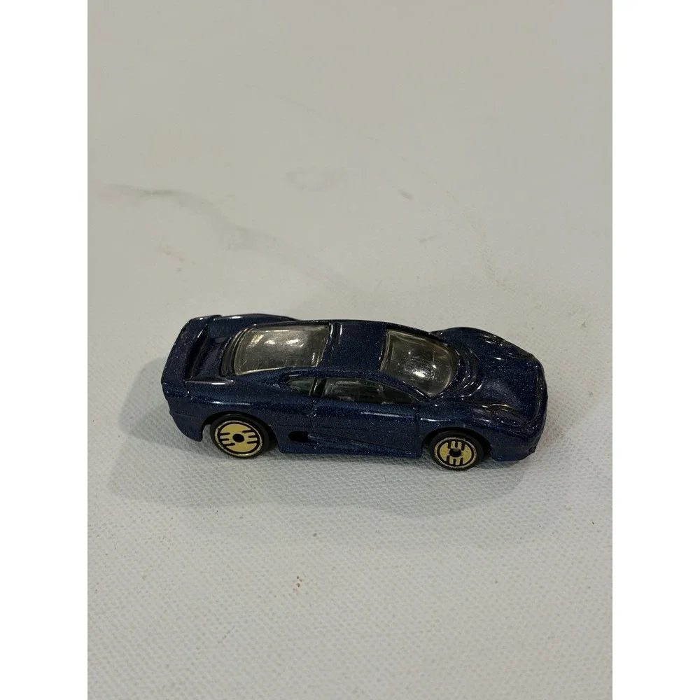 Hot Wheels Jaguar XJ220 Sports Car 1:64 Blue Gold Rims 1992 Mattel